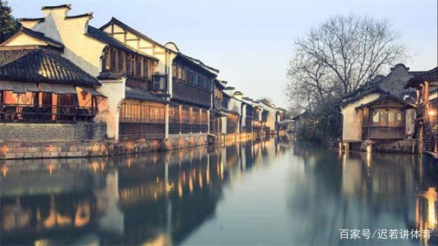 江珊老公陪继女逛街，关系好得似亲生，25岁憶心素颜被指像40岁
